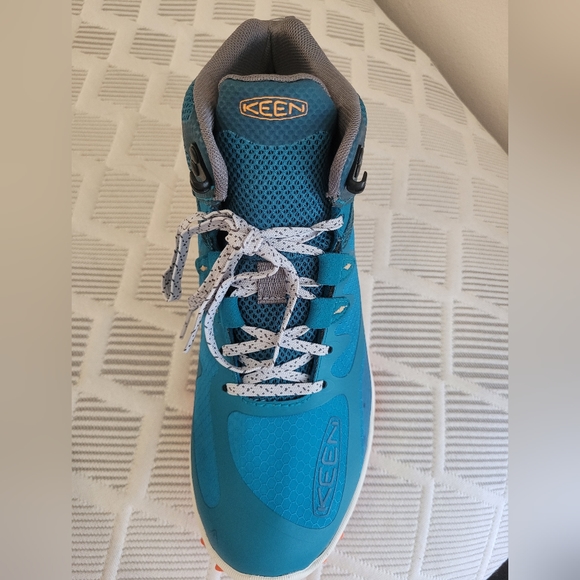 Womens Sneakers - Picture 2 of 5